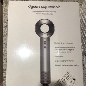 BRAND NEW Dyson Supersonic Hairdryer (Sealed Box)
